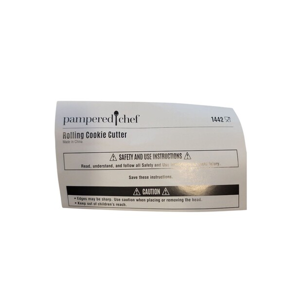 NWOB Pampered Chef Rolling Cookie Cutter # 1442 & Attachments Heart - Picture 6 of 6